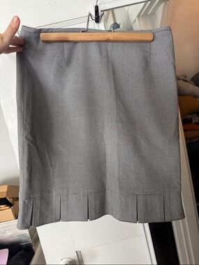 Gray Pleated Hem Women's Pencil Skirt